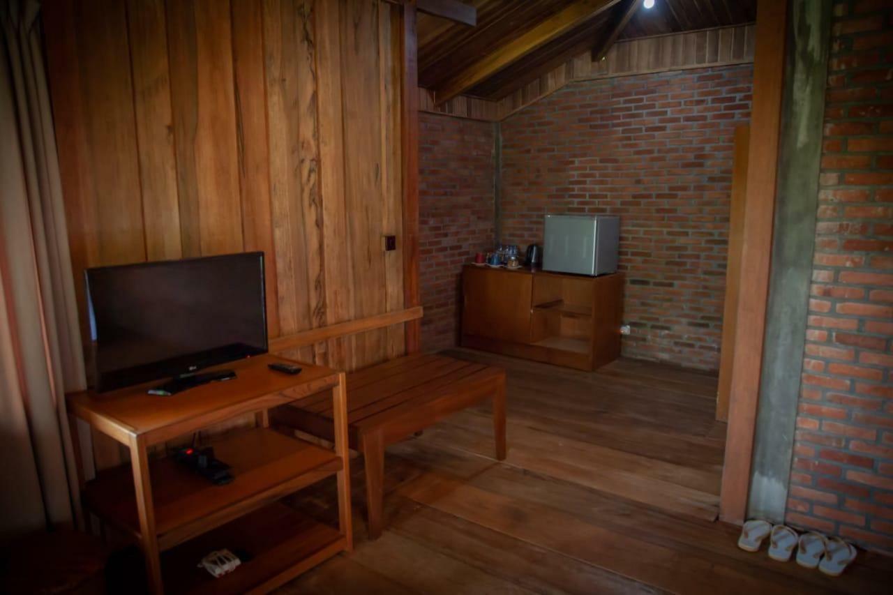 Gardenia Country Inn Tomohon Esterno foto
