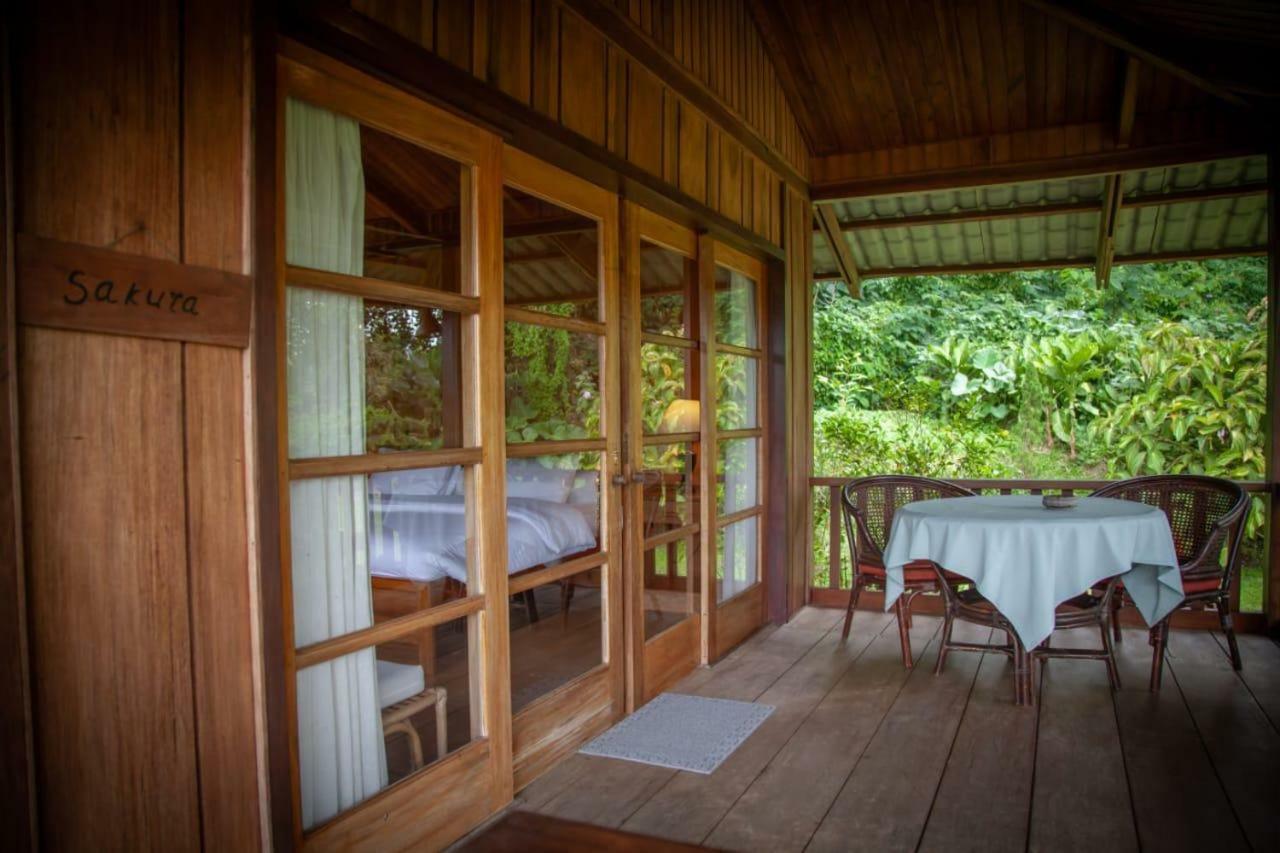 Gardenia Country Inn Tomohon Esterno foto