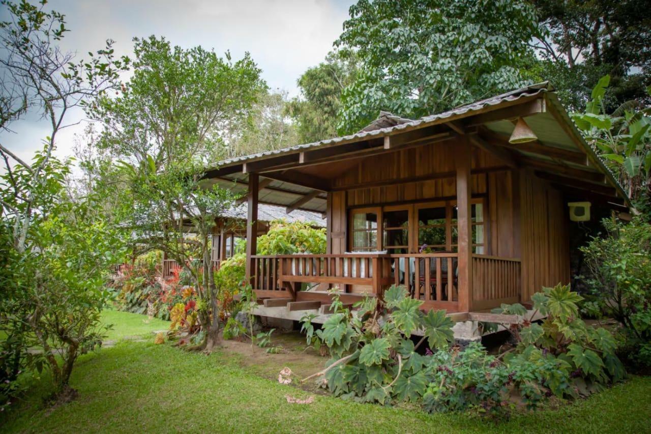 Gardenia Country Inn Tomohon Esterno foto