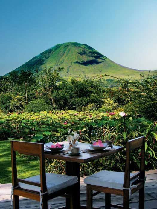 Gardenia Country Inn Tomohon Esterno foto